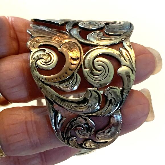 Bold Two Tone Filigree Cuff Bracelet Copper & Silver Tone Openwork Design - Picture 2 of 9